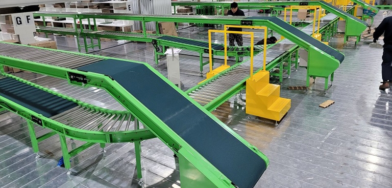 Băng tải PVC xanh Băng tải PVC vận chuyển hàng trong kho